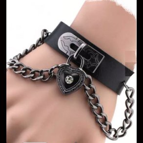 Chain Bracelet With Heart
