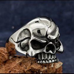 Double Skull Ring