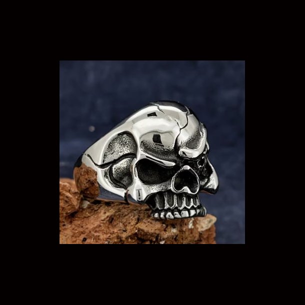 Double Skull Ring