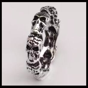 Gothic Skull Ring