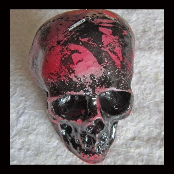 Reversible Black Skull Candle (Inside red, outside black)