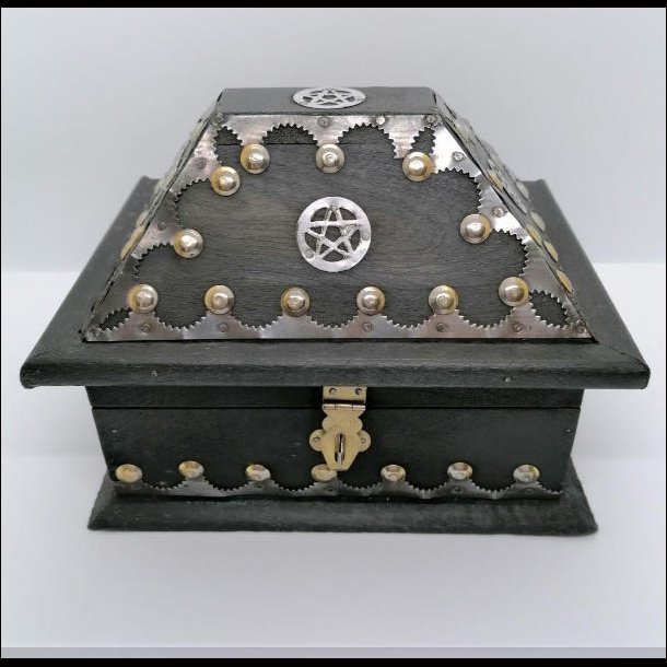 Salem Pentagram box in antique look