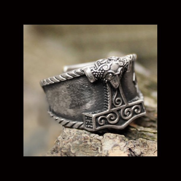Viking Thor Hammer Ring