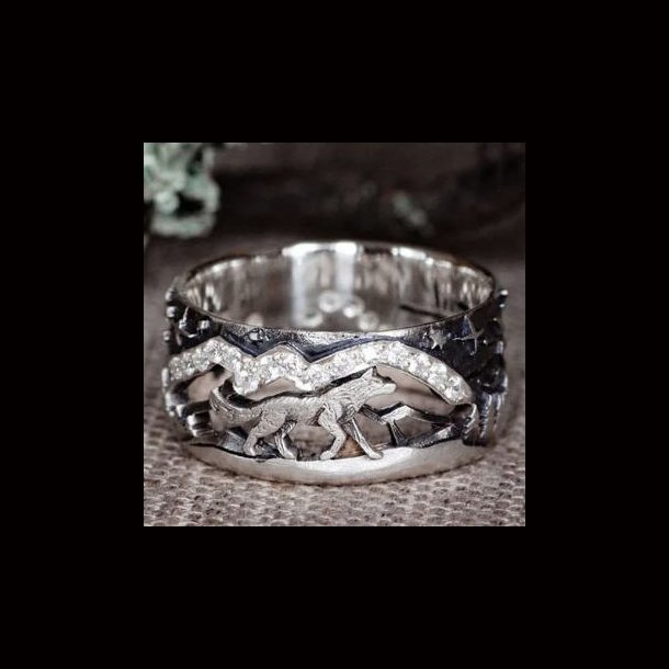 Wolf in forest viking  ring